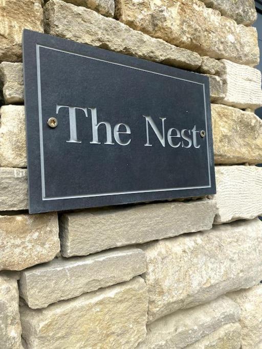 Stylish One Bedroom Cotswold Coach House Tetbury Exterior photo